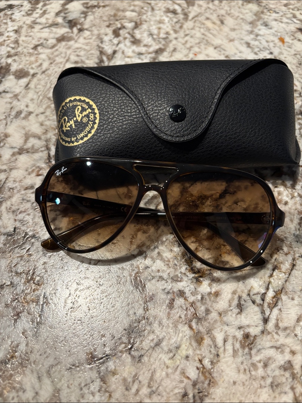 Ray-Ban Men’s Brown Gradient Aviator Sunglasses with Black Case